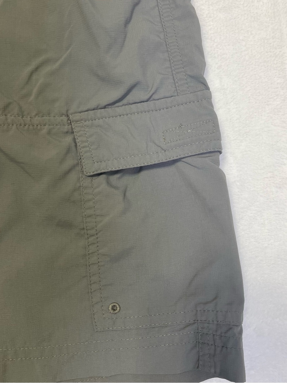 Columbia Sportswear Co. Men's 40 Gray Cargo Shorts Performance Fishing Gear - Picture 7 of 9